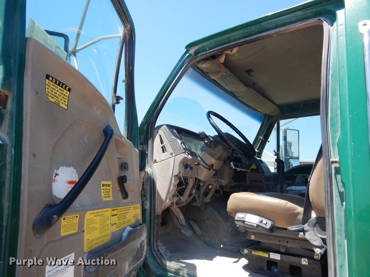 image for item DL0328 2005 Sterling LT9  ready mix truck