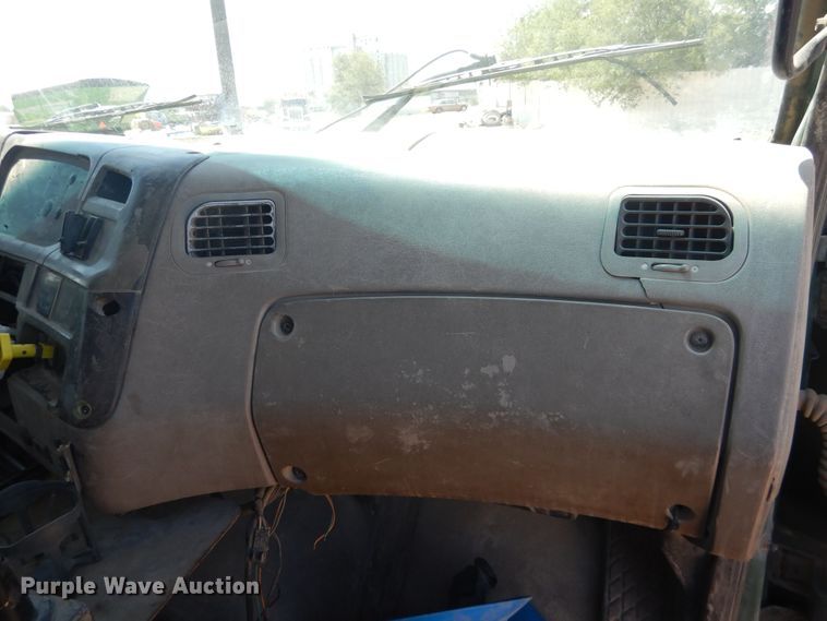 image for item DL0328 2005 Sterling LT9  ready mix truck