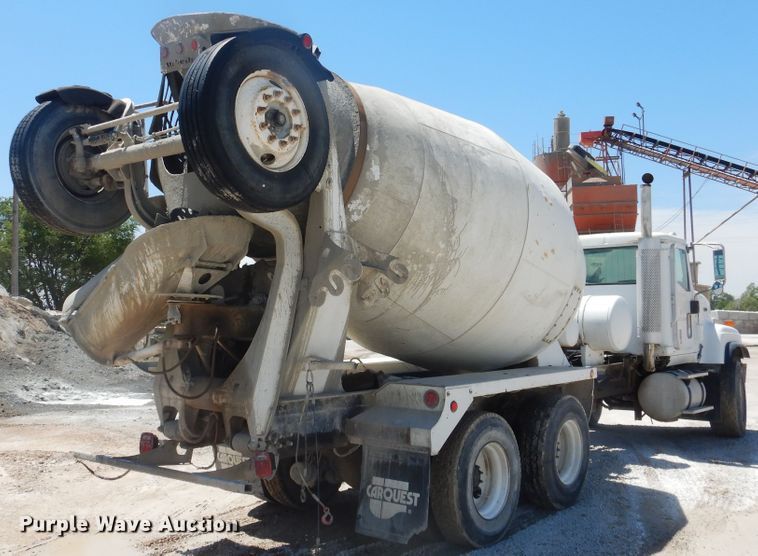 image for item DL0329 2000 International 5500i  ready mix truck