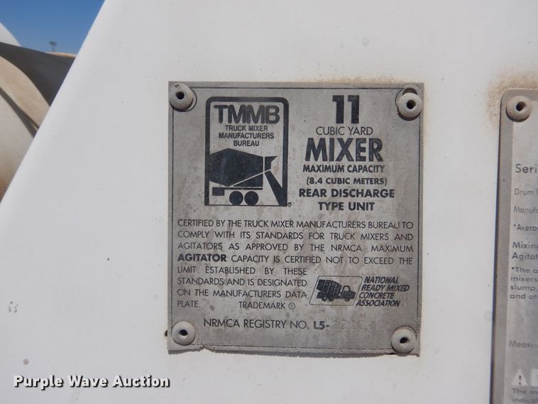 image for item DL0329 2000 International 5500i  ready mix truck