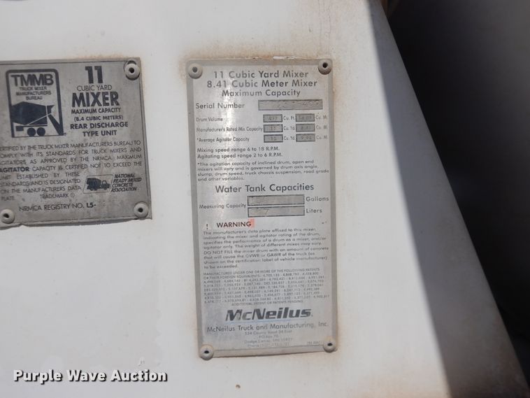 image for item DL0329 2000 International 5500i  ready mix truck