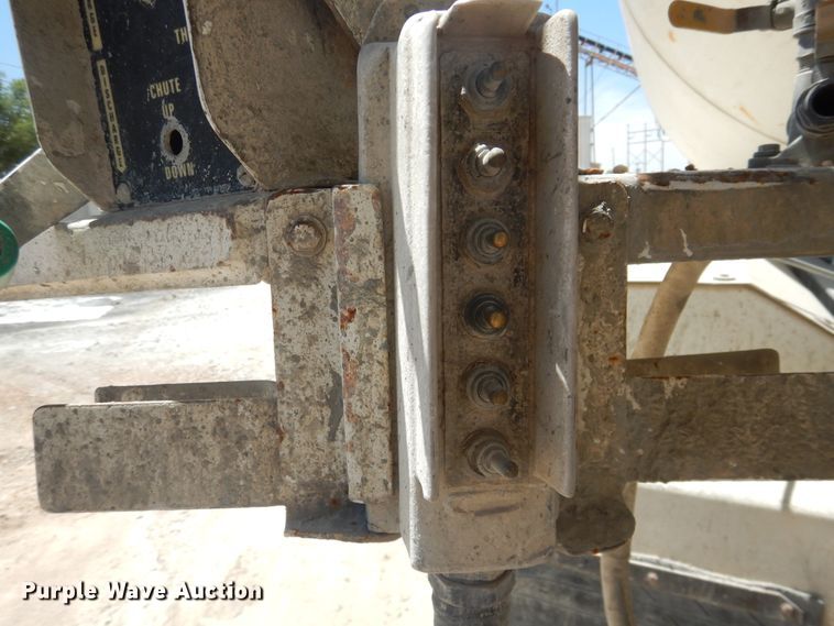 image for item DL0329 2000 International 5500i  ready mix truck