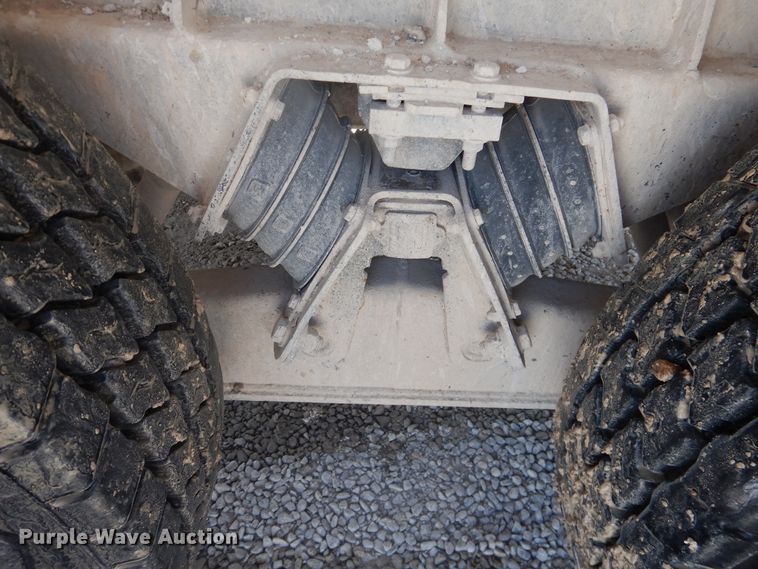 image for item DL0329 2000 International 5500i  ready mix truck