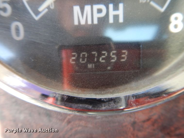 image for item DL0329 2000 International 5500i  ready mix truck