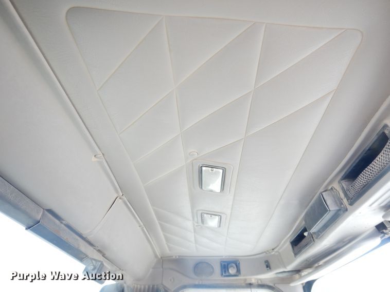 image for item DL0329 2000 International 5500i  ready mix truck