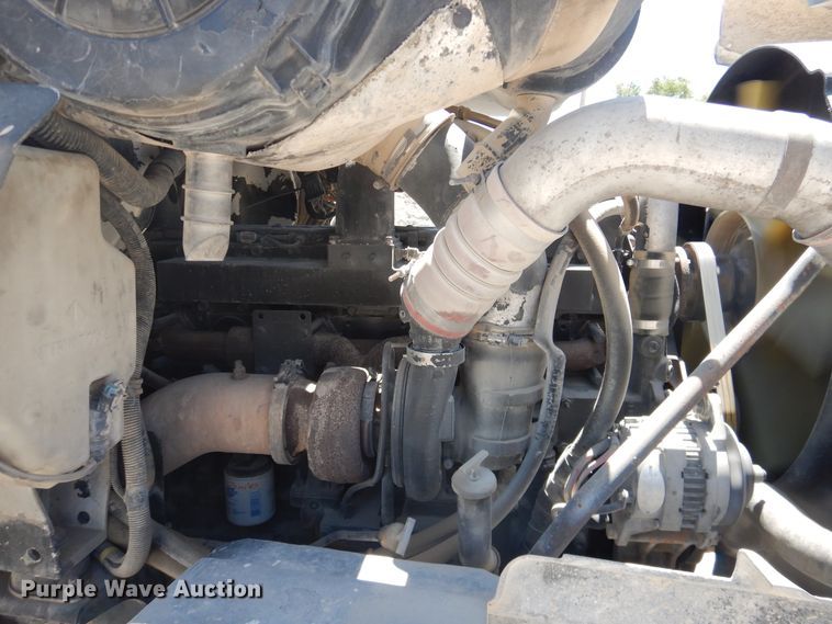 image for item DL0329 2000 International 5500i  ready mix truck