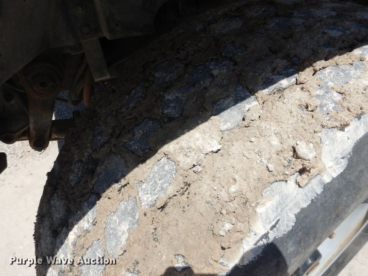 image for item DL0329 2000 International 5500i  ready mix truck