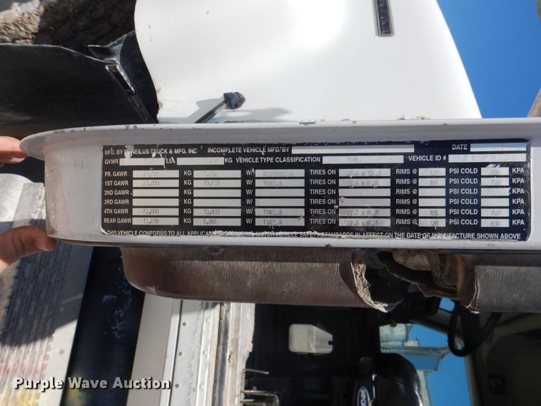 image for item DL0329 2000 International 5500i  ready mix truck