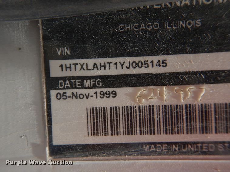 image for item DL0329 2000 International 5500i  ready mix truck