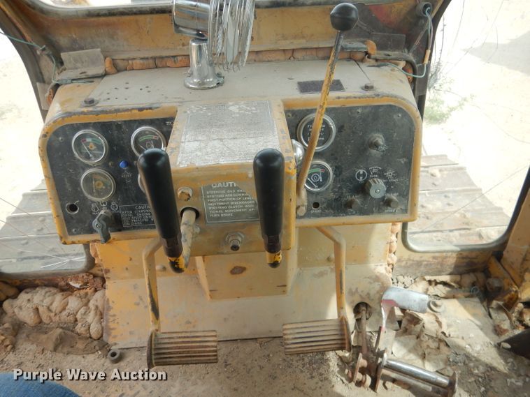 image for item FI9100 Caterpillar D6D  dozer