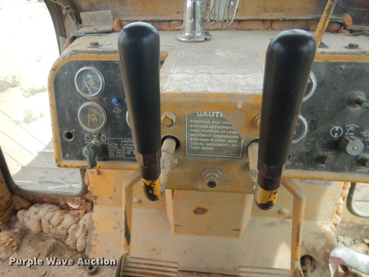 image for item FI9100 Caterpillar D6D  dozer