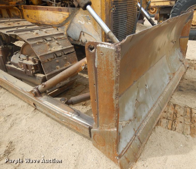 image for item FI9100 Caterpillar D6D  dozer