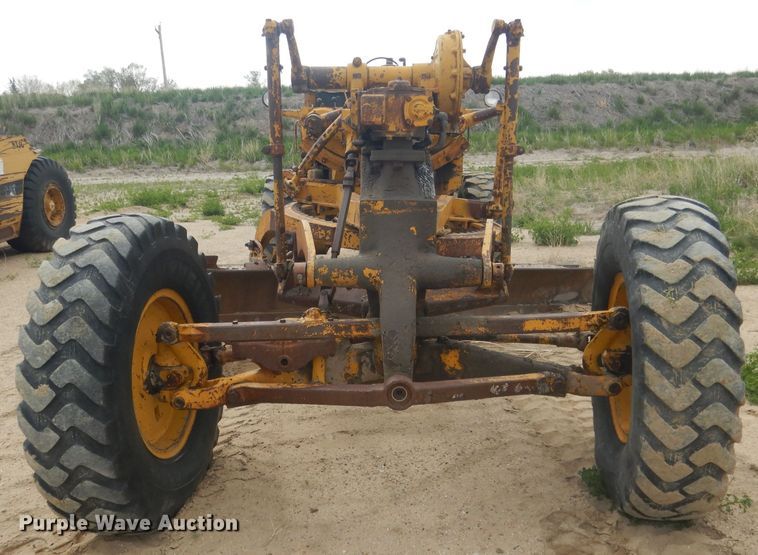 image for item FI9102 1961 Caterpillar 12E  rigid frame motor grader