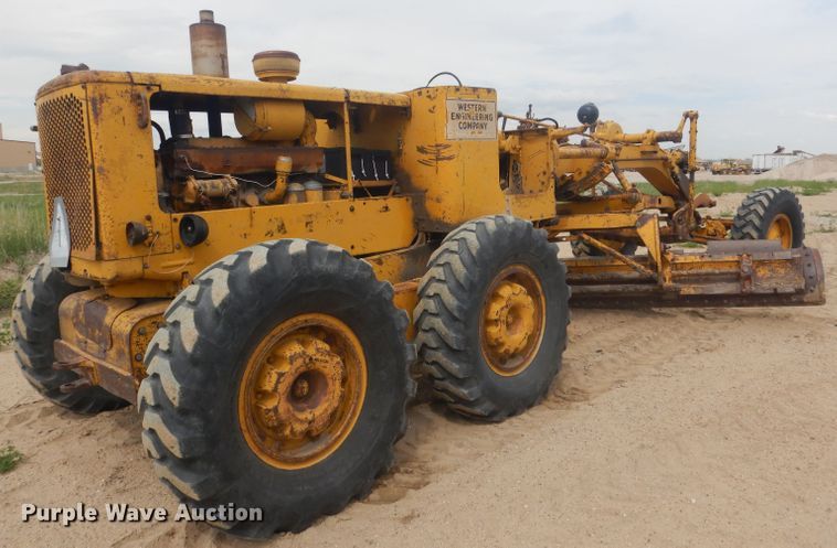 image for item FI9102 1961 Caterpillar 12E  rigid frame motor grader