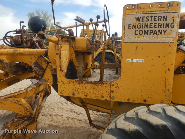 image for item FI9102 1961 Caterpillar 12E  rigid frame motor grader