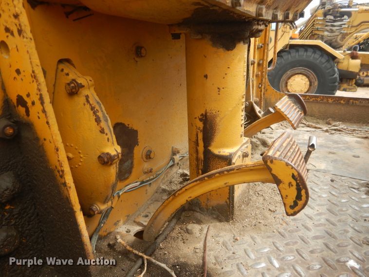 image for item FI9102 1961 Caterpillar 12E  rigid frame motor grader