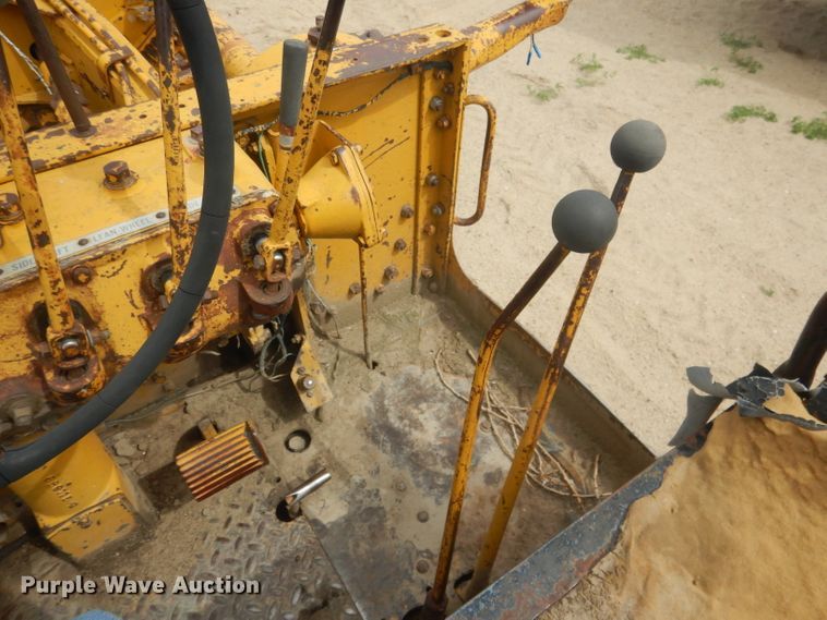 image for item FI9102 1961 Caterpillar 12E  rigid frame motor grader