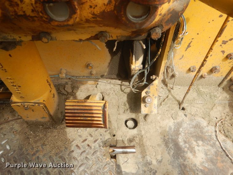 image for item FI9102 1961 Caterpillar 12E  rigid frame motor grader