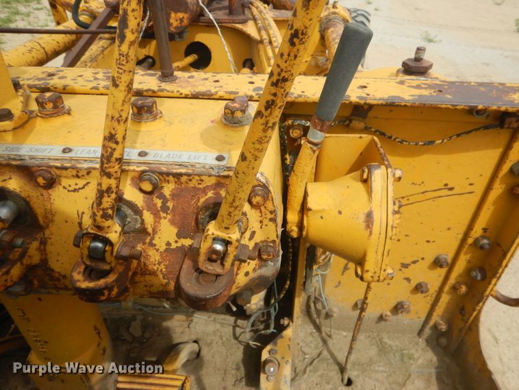 image for item FI9102 1961 Caterpillar 12E  rigid frame motor grader