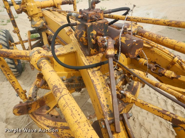 image for item FI9102 1961 Caterpillar 12E  rigid frame motor grader