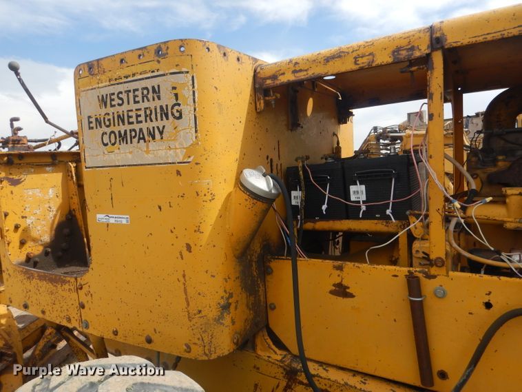 image for item FI9102 1961 Caterpillar 12E  rigid frame motor grader