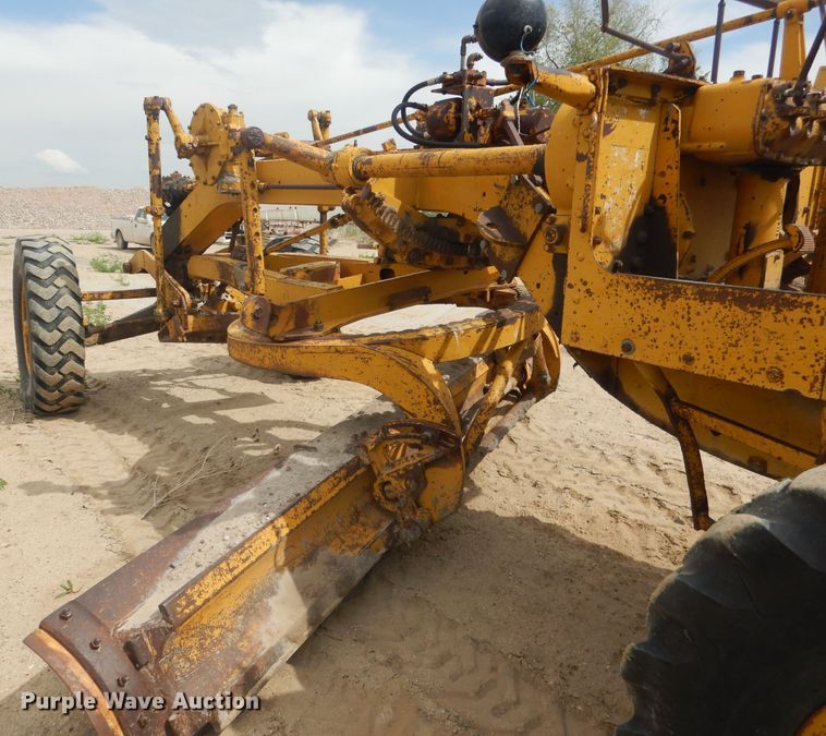 image for item FI9102 1961 Caterpillar 12E  rigid frame motor grader