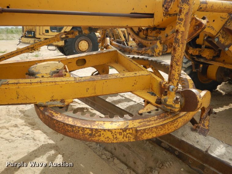 image for item FI9102 1961 Caterpillar 12E  rigid frame motor grader