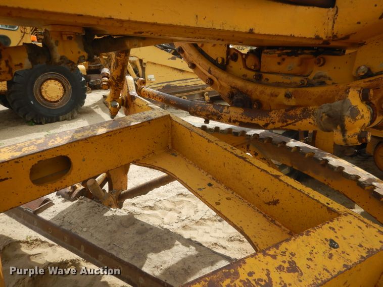image for item FI9102 1961 Caterpillar 12E  rigid frame motor grader