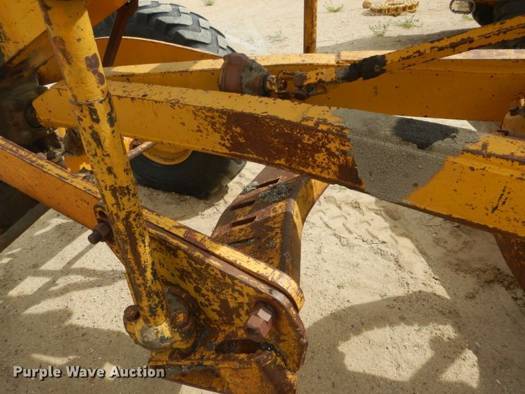 image for item FI9102 1961 Caterpillar 12E  rigid frame motor grader