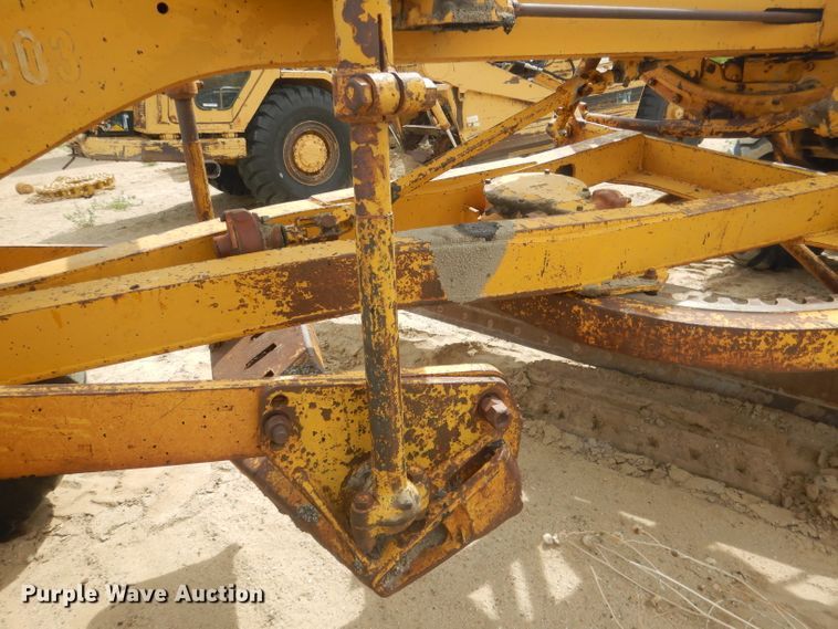 image for item FI9102 1961 Caterpillar 12E  rigid frame motor grader