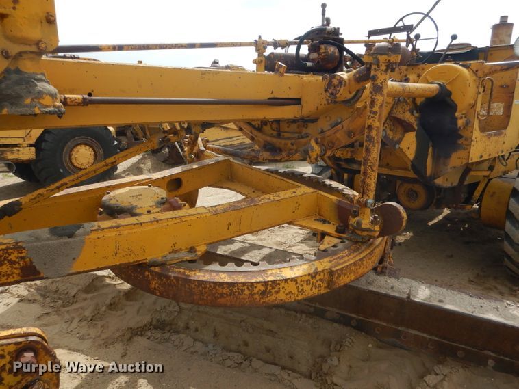 image for item FI9102 1961 Caterpillar 12E  rigid frame motor grader