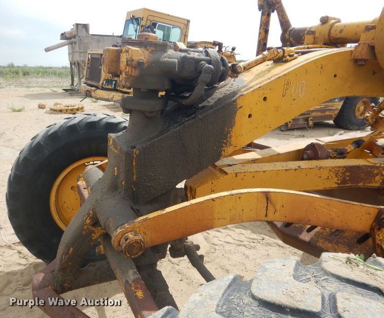 image for item FI9102 1961 Caterpillar 12E  rigid frame motor grader