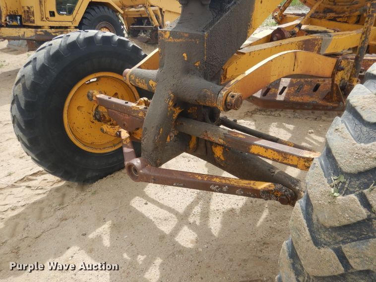 image for item FI9102 1961 Caterpillar 12E  rigid frame motor grader