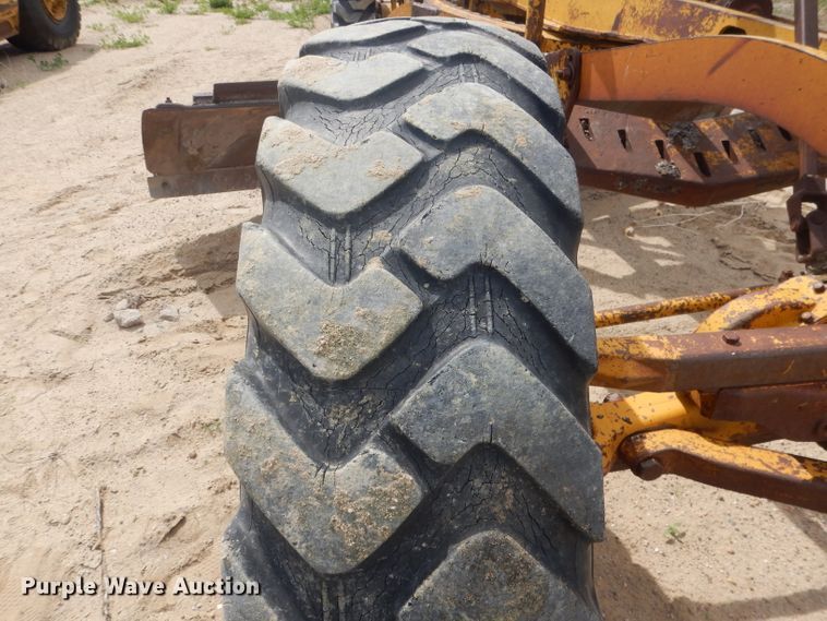 image for item FI9102 1961 Caterpillar 12E  rigid frame motor grader