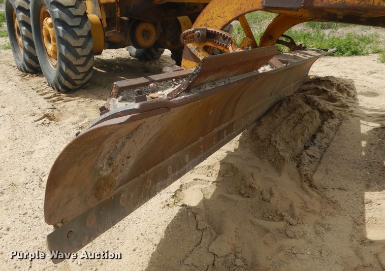 image for item FI9102 1961 Caterpillar 12E  rigid frame motor grader