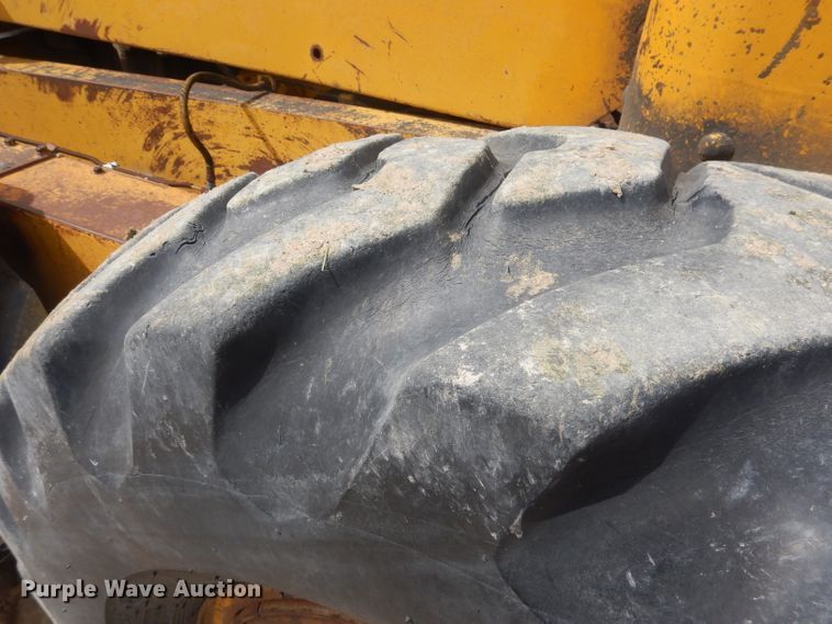 image for item FI9102 1961 Caterpillar 12E  rigid frame motor grader