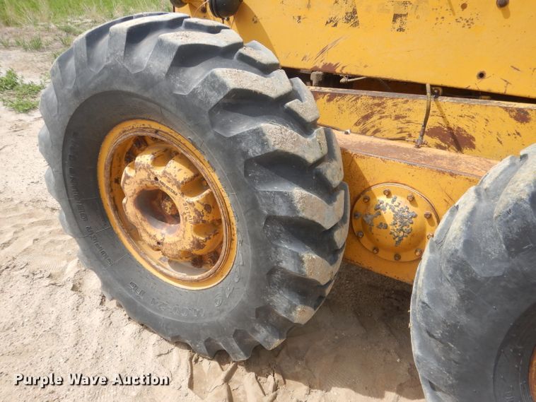 image for item FI9102 1961 Caterpillar 12E  rigid frame motor grader