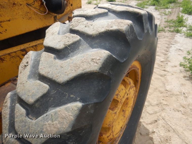 image for item FI9102 1961 Caterpillar 12E  rigid frame motor grader