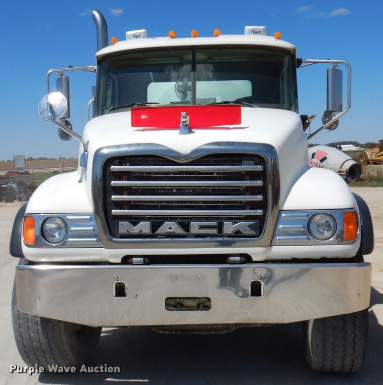 image for item GC9931 2007 Mack CV513  ready mix truck