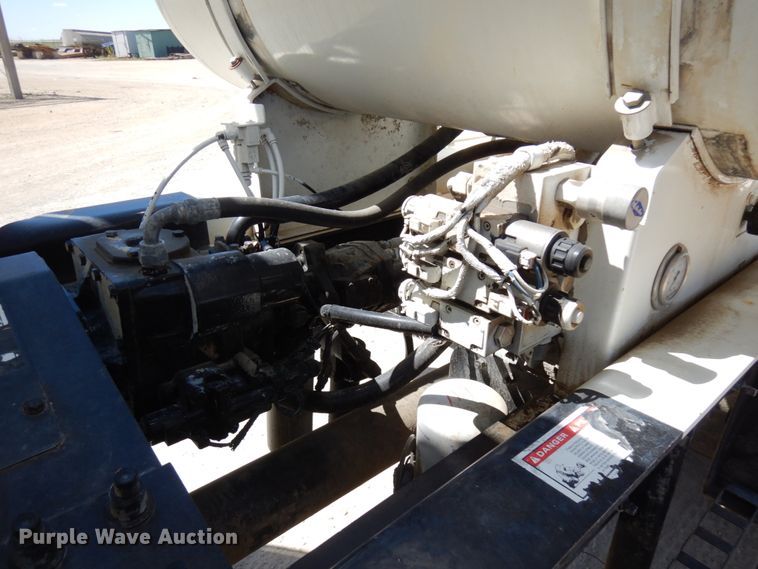 image for item GC9931 2007 Mack CV513  ready mix truck