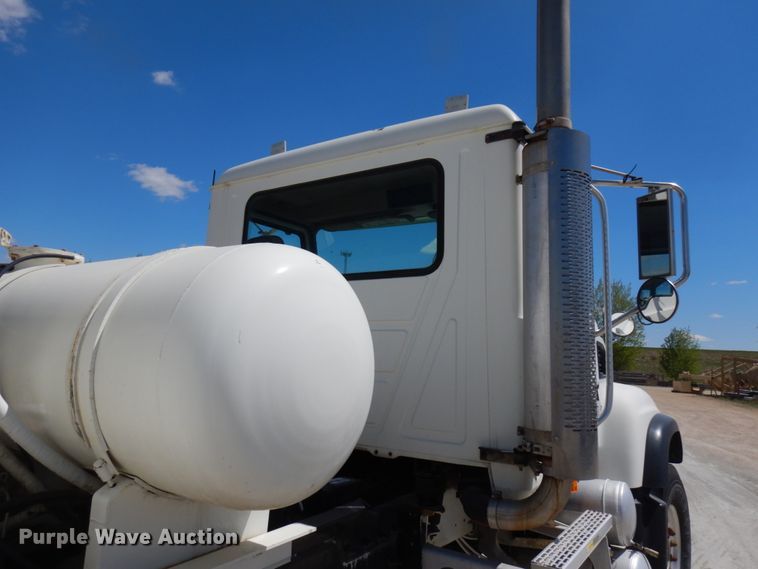 image for item GC9931 2007 Mack CV513  ready mix truck