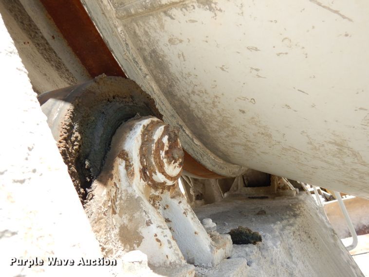 image for item GC9931 2007 Mack CV513  ready mix truck