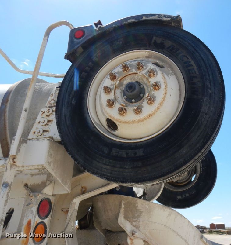 image for item GC9931 2007 Mack CV513  ready mix truck