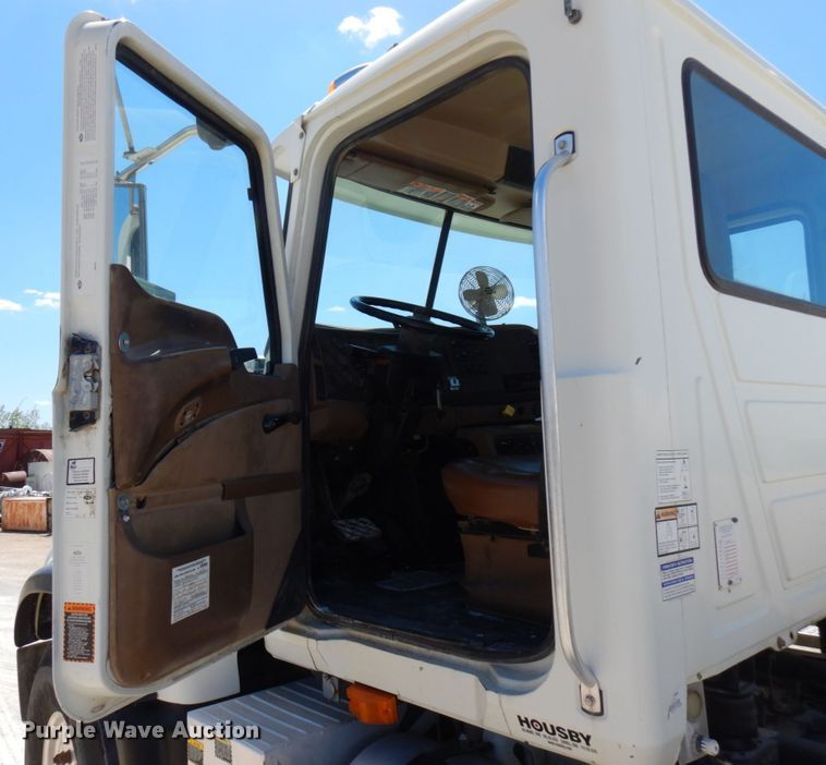 image for item GC9931 2007 Mack CV513  ready mix truck