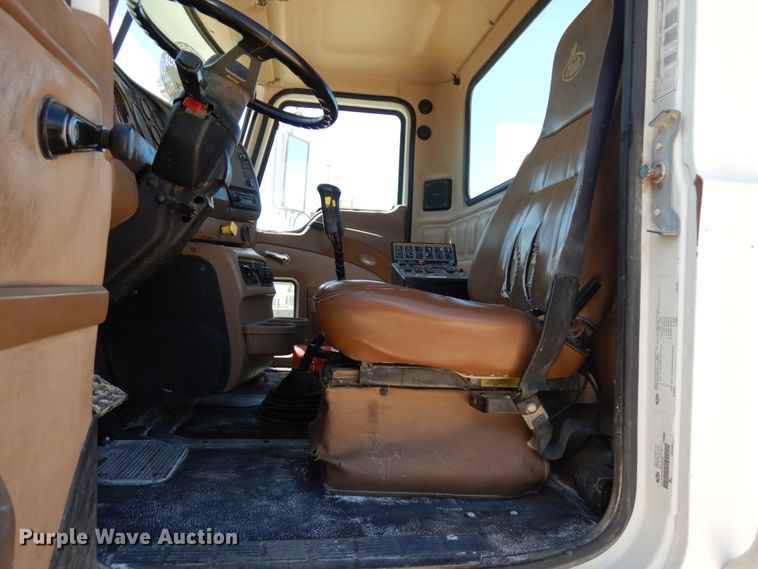 image for item GC9931 2007 Mack CV513  ready mix truck