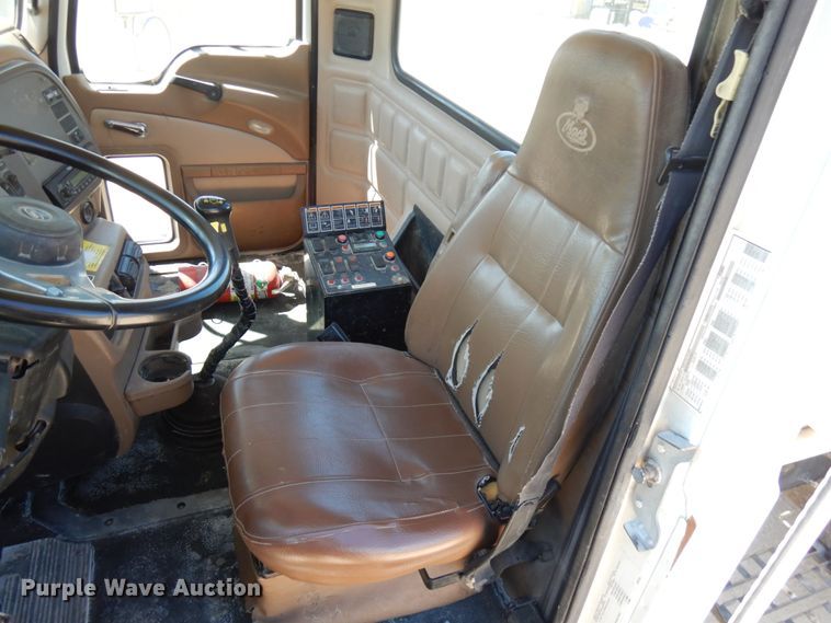 image for item GC9931 2007 Mack CV513  ready mix truck