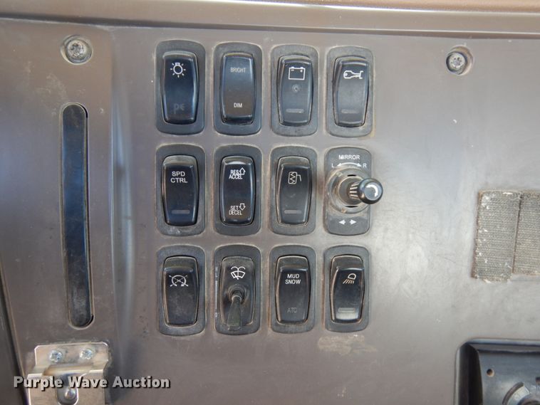 image for item GC9931 2007 Mack CV513  ready mix truck