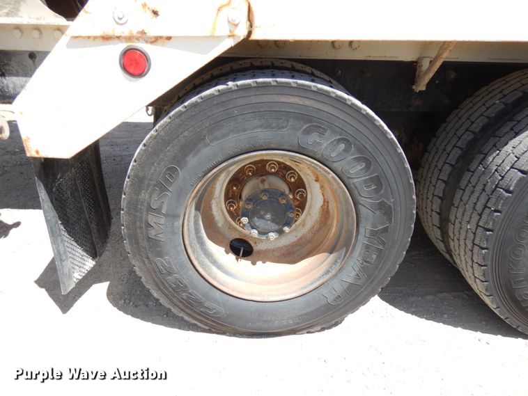 image for item GC9931 2007 Mack CV513  ready mix truck