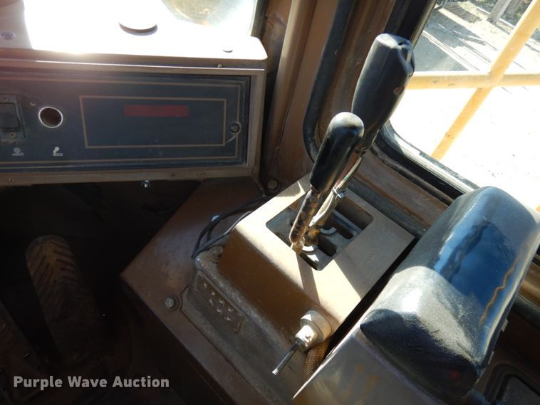 image for item GC9933 1993 Caterpillar 980F  wheel loader