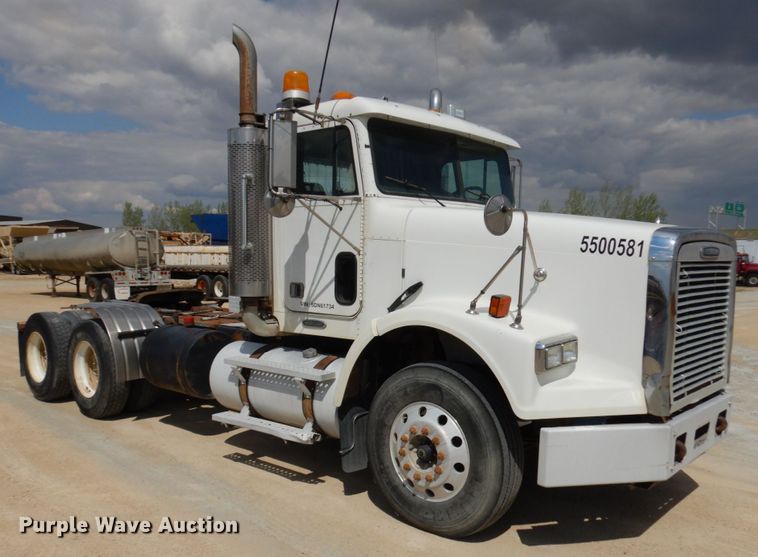 image for item GC9934 2005 Freightliner FLD  semi truck